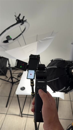 Cámara Sony zve10 lente 56mm 1.4 Yongnuo con mando a distancia de Yongnuo integrado en su nuevo grip | flash Yongnuo | | flash Viltrox | Luz continua Yongnuo #sony #zve10 #viltrox #yongnuo #viralllllll