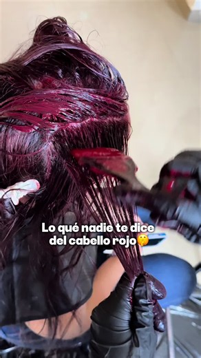 Si quieres cuidar el tono rojo de tu cabello y que no se salga en cada lavada, recuerda utilizar este combo donde te incluye todos los pasos para mantener todo, evitando que se salga Y lograr mantenerlo intacto #cabello #cabellorojo #vural #ecuador