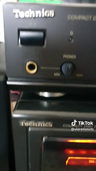 technics compact disc player SL-PG4 By Johny Bravo