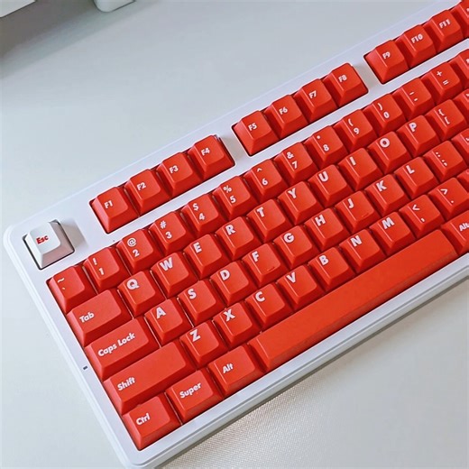 LeleLab on Instagram: "𝗧𝗵𝗶𝘀 𝗦𝗵𝗮𝗱𝗲 𝗼𝗳 𝗥𝗲𝗱 = 𝗚𝗼𝗼𝗱 𝗟𝘂𝗰𝗸 𝗳𝗼𝗿 𝟮𝟬𝟮𝟲 🧧 Lelelab Venice Red Caps As the Chinese New Year approaches, we’re wrapping our keyboards in the most iconic shade of celebration: Venice Red. Inspired by the grand canals of Venice bathed in sunset, this isn’t just a color—it’s a feeling of joy, prosperity, and new beginnings. #translucentkeycaps #lelelab #keyboardaesthetics #desksetupdreams #customkeyboard #typingasmr #keebstuff #keyboards #keyboard #m