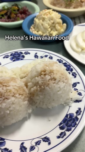 Helena’s Hawaiian Food Dinner Vlog Experience
