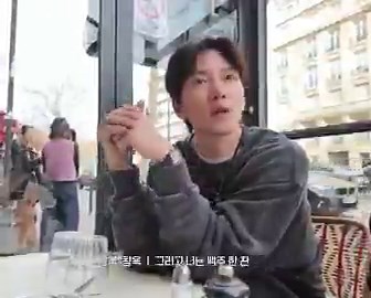 ㅋㅋㅋㅋㅋㅋ ㅋㅋ ㅋㅋㅋ ㅋㅋㅋㅋㅋ 소화 아직 안됐다고 하더니 디저트 3개에 맥주 한잔 시키는 먹보 가나디 지창욱이 조아..