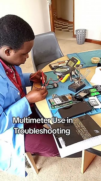 MOBILE PHONE REPAIR TECHNICIAN COURSE IN NAIROBI