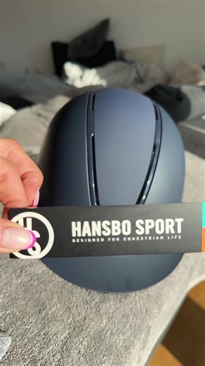 Hansbo Equestrian Helmet Review: A Stunning Find