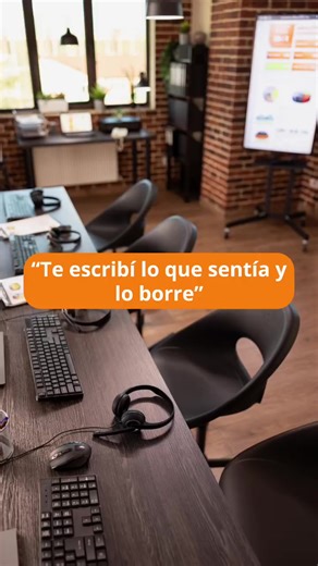 Siempre aparece, pregunta por los planes… y luego se va sin avisar 👻😅 No juzgamos 👀 Solo queremos saber si vienes a facturar con nosotros o a espiar precios 🫠 Cuando estés listo para facturar en serio, Factoa te espera 😉 #Factoa #HumorEmpresarial #MarketingReal #FacturaciónElectrónica #Clientes 😄