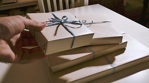 Man Taking Stack Box Birthday Holiday: Stockvideos & Filmmaterial (100 % lizenzfrei) 31249438 | Shutterstock