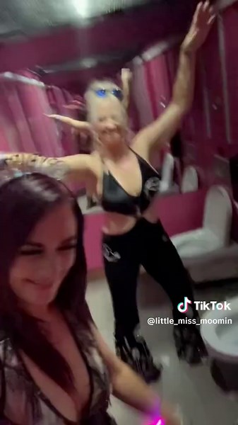 When there’s a queue for the toilets. So you say to a random girl, if you don’t mind sharing there’s 2 in the rave toilet. Safe to say we are now friends 🤣 #ravetoilet #girlsbeinggirls #ravemates