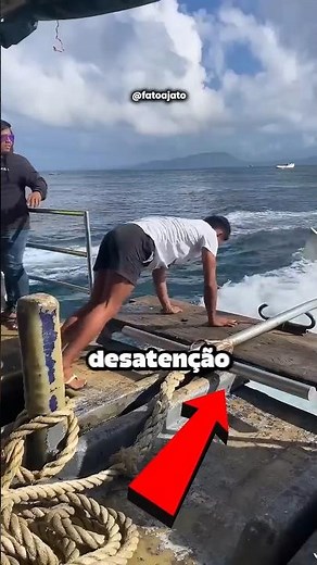 One mistake here and the ocean will not forgive! 🚫⚓
