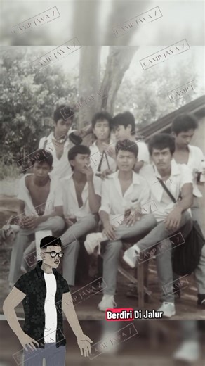 Legenda Hitam WHEKHA 86 Tahun 1986, WHEKHA 86 lahir di Bekasi bukan hanya sebagai sekolah, tapi penanda wilayah. Jarak yang terlalu dekat dengan STM satu Bekasi membuat jalur jadi sensitif. Salah tatap, salah lewat, gesekan hampir jadi rutinitas. Bukan soal keras. Ini soal bertahan. Menjaga nama. Menjaga jalur. Sekolah tutup sejak 2017. Tapi di Bekasi, legenda tidak pernah ikut berhenti. Note: Mohon maaf apabila di voice over terdapat kekeliruan penyebutan tahun (1986 disebut 1985). Mimin cuma m