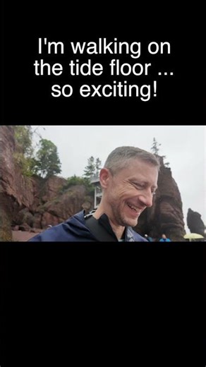 Walking on the Ocean Floor at Hopewell Rocks! 🌊 Bay of Fundy High to Low Tide Magic