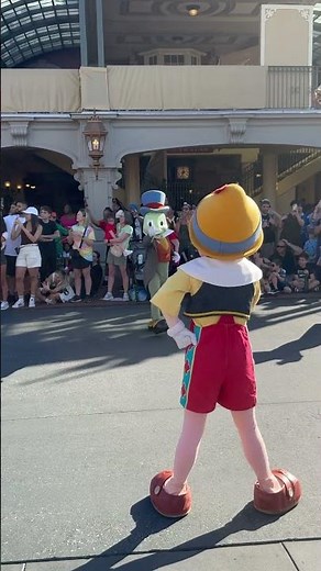 “Pinocchio & Jiminy Cricket” #pinocchio #jiminycricket #disney #disneycharacters #disneyworldparade