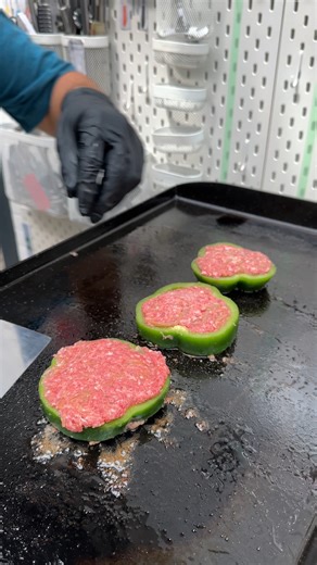 Philly Cheesesteak Burger! In a unique way you've never seen before 🫑🍔 | Chefclub Network