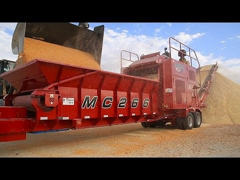 Rotochopper MC-266 Grinding High-Moisture Shell Corn