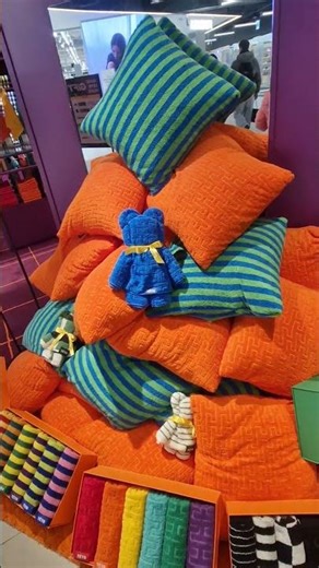 비비드하게 밝게 살아볼까요, 우리~ Let's live a vivid and bright life!