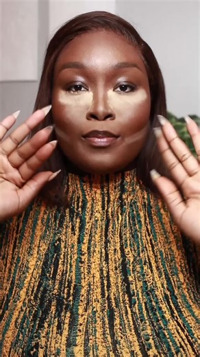 The holidays always bring out the best looks of the year and @deboestudios is no exception! Follow her tutorial for this holiday GLAM! #mented