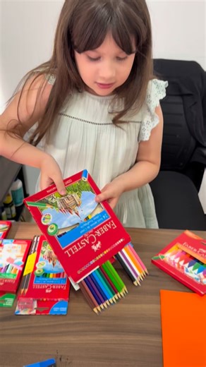 🎒✨ Que sus útiles sean tan únicos como ellos Personalizá cuadernos, botellas y cartucheras con stickers UV resistentes y brillantes 💖 ✔️ No se despegan ✔️ Colores intensos ✔️ Ideales para el cole 📲 Pedí los tuyos en Más Digital 📞 0984 881893 | Mas Digital