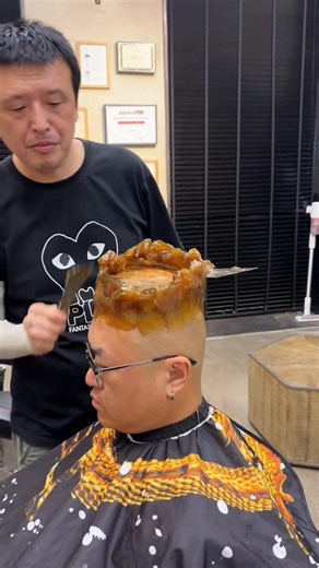 टकले के सर पर क्या कर दिया 😱🤯~working art skillwood/ hand crafts / #shorts #shortsfeed #trending