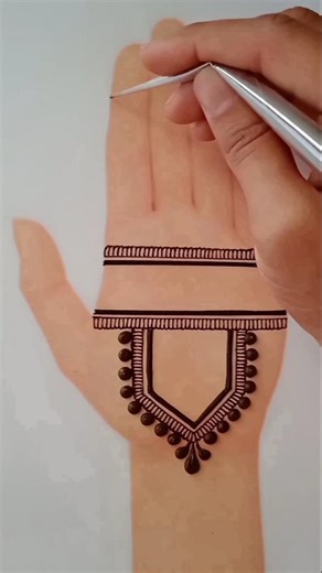 Stylish Simple Front Hand Mehndi Design