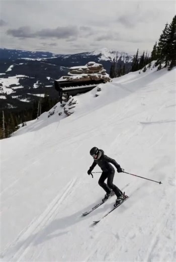 Skiing on Snow: Tips for Beginners and Enthusiasts