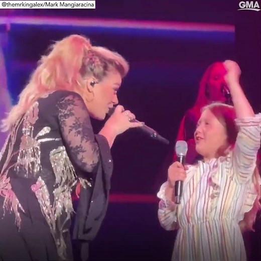 Watch Kelly Clarkson sing 'Heartbeat Song' with daughter at Las Vegas show | GMA