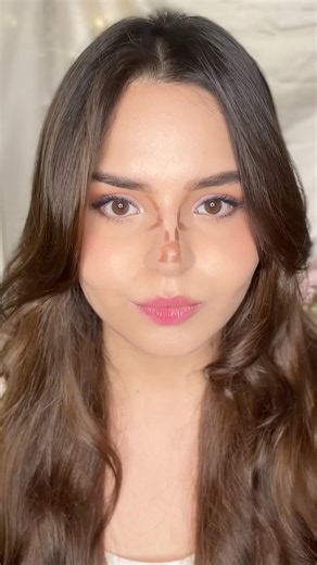 Makeup Hack 🤯 #makeuphacks #koreanmakeup #makeuptutorial #makeuptips #contour #makeuptricks #mua