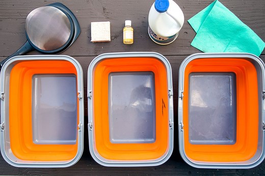 How to Wash Dishes While Camping