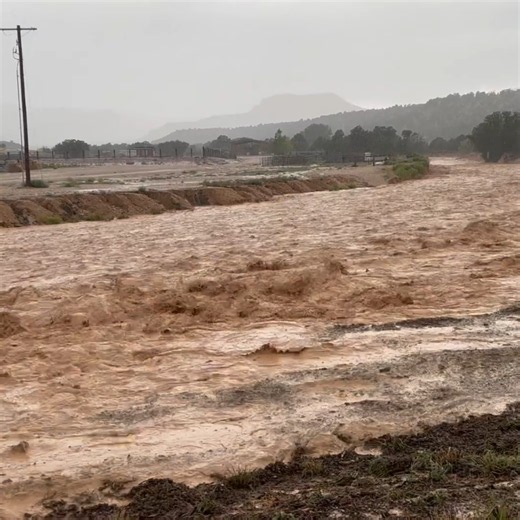 11 hikers rescued from flash flooding in Bryce Canyon National Park; 2 hospitalized