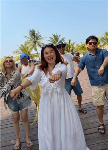 💦🩷 ကမ်းခြေမှာလည်း “တိုင်ပြောမယ်”တဲ့ 💦🩷🥰 thank you FRIENDS for joining the dance challenge ☺️🥰 @Ni Ni Khin Zaw @Aung Htet Official @Phyo Pyae Sone - Songs @jewelofficial #misandi #မိစန္ဒီ #တိုင်ပြောမယ် #fyp #myanmartiktok🇲🇲🇲🇲