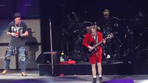 AC/DC W/Axl Rose - Thunderstruck (Madison Square Garden,Nyc) 9.14.16 | Top Hat Crew's "Live Music Archives"