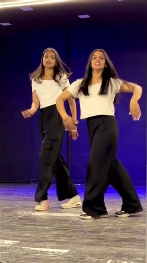 Easy Dance Steps🕳️🚶🥀🎼♥️🎼 | Trending Dance Shorts #trending #shorts #viral #dance #ytshorts #yt #song