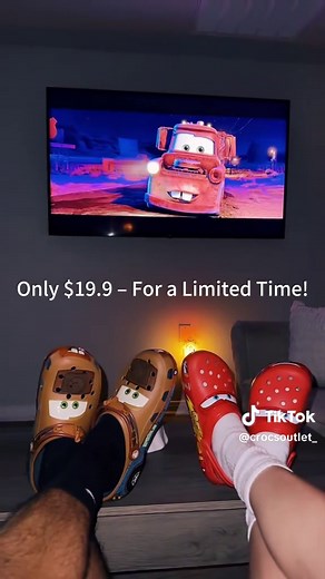 Outlet Crocs Blowout: Must-Have Styles and Discounts