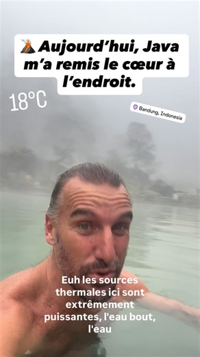 Alain Cayeux on Instagram: "🌋 Aujourd’hui, Java m’a remis le cœur à l’endroit. Ça y est. Je suis à ma place, sur cette île de Java, en Indonésie. Bonheur intense du jour : 3 heures à me baigner dans des cascades chaudes, des cascades thermales 100% naturelles. Un endroit magique, à peine aménagé… juste ce qu’il faut pour rendre la baignade possible. Parce qu’ici, l’eau peut être trop chaude, alors elle est mélangée à un peu d’eau froide. Résultat : une succession de bassins, de cascades, de tem