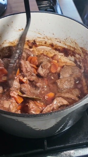Тушенная говядина с овощами🔥 #гуляшизговядины #рецепты #говядина
