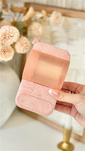 Everything Envy on Instagram: "Because your 2025 memories deserve to be printed ✨ …With the @hpsprocket Panorama 🤍 This wireless printer is basically a mini photo booth in your pocket. It connects to a free app where you can edit, customize, and instantly print your photos. And every print can turn into a sticker. Perfect for vision boards, scrapbooks, labels, sharing memories with friends, or printing your favorite moments from 2025 like we did. 🥹✨ The possibilities are truly endless 🤍 curre