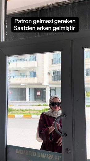Patron Erken Geldi, Şaşkınlık Anları