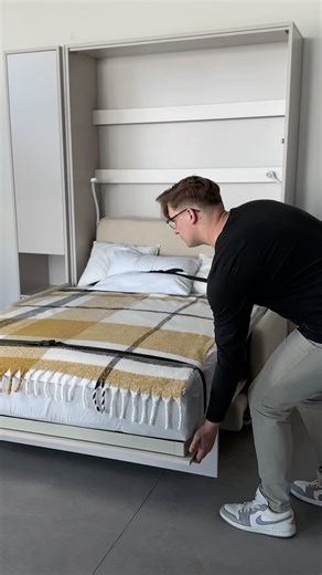 Mały salon nie musi być nudny ✨🧡#lenart #lenartmeble #półkotapczan #transformbed