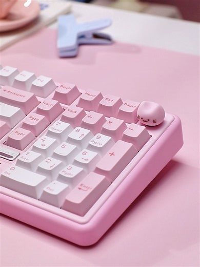 💖 Just unboxed YUNZII B98 PRO Cute 96% layout with a playful 3D cat knob 🐱, buttery-smooth hot-swappable keys, and dreamy RGB backlighting ✨. This pastel beauty makes work or gaming feel extra magical 🌸. #yunzii#yunziib98pro#yunziikeyboard #keyboard#cutekeyboard#pcsetups#pink#pastel#aesthetics#catkeyboard#cozysetup#pcgaming#rgb #mechanicalkeyboard #typing#soundtest
