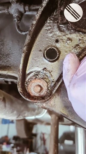 How to install a new spring in a car#mechanic #garage #workshop