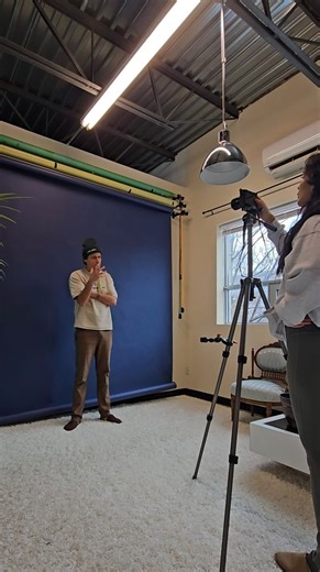 Casameza Studios on Instagram: "🎭 Acteurs de Montréal — votre espace selftape est prêt. On s’occupe de tout : 🎙️ Reader sur place 💻 Montage inclus si besoin ☀️ Lumière naturelle ou spots 🔊 Son de qualité 🏠 Pièce spacieuse et calme Repartez avec votre selftape en main — prêt à envoyer — stress et casse-tête en moins 😌 #selftape #actor #actress #montreal #selftapeservice #audition"
