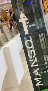 BRAQUAGE : Aujourd’hui 3 individus ont volé des bijoux à là bijouterie Eurogold au centre commercial Destreland. Les gendarmes sont sur place #CANAL10 #téléannou | canal 10