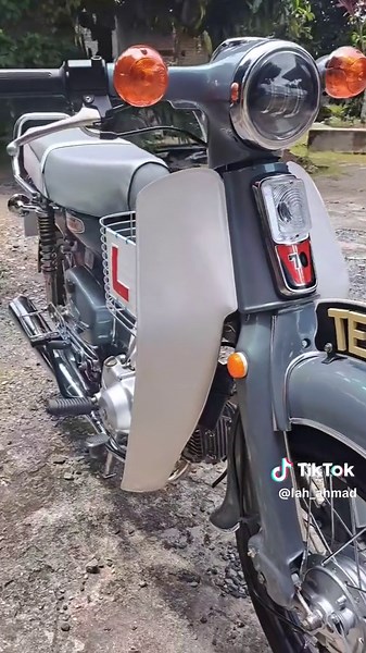 Complete Restoration of Honda C70 Bulat