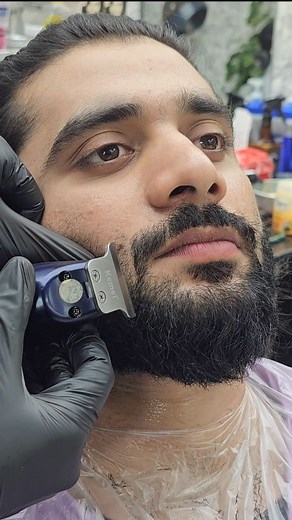 Beard Line-Up Setting #hair #hairstyle #hairtutorial #beard #bearded #beards #barber #salon #hairtransformation #hairstylist #hairbrained #hairextensions #hairgrowth #haircut #hairideas #hairgoals #blondehair #naturalhair #blondehair #trending | Raja Jee