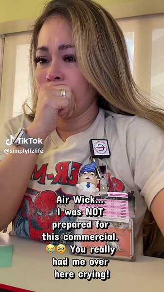 Air Wick… I was NOT prepared for this commercial. 😭🥹 You really had me over here tearing! @Air Wick® México #airwickmexico #airwick #amoreterno #fyp #diadelosmuertos