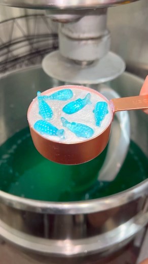 DOPE SLIMES on Instagram: "help me name this new slime! —— this is a new color shifting clear such a pretty color & the pigment made it so stunning✨ if i pick your name suggestion— i’ll send you an 8oz for free NEW SLIMES DROP this saturday 8/20 at 3pm MST! —— #shimmer #ocean #slimemixing #metallic #colorshift #pigment #slime"