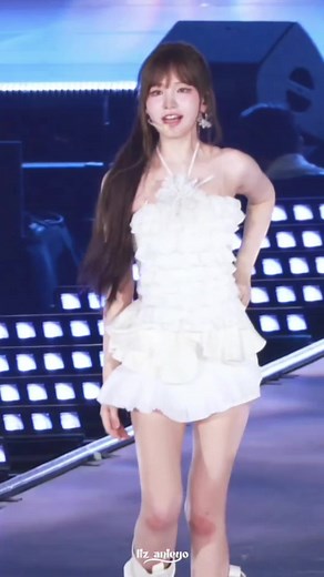 LIZ Fancam at Music in Japan: IVE's Stunning Performance