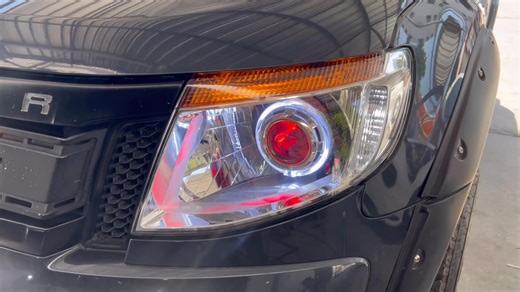 Ford ranger t6 2.2 ไฟเดิมระบบโคมจานฉาย เปลี่ยนหลอดLED มาแล้ว 2รอบ ความสว่างยังไม่ตอบโจทย์ 🔧 ลูกค้าตัดสินใจอัปเกรด ติดตั้ง Projector Bi-LED Laser รุ่น P11W | Chip CSP ✅พร้อมไฟวงแหวน led ✅พร้อมระบบกันไฟย้อน ✅พร้อมขัดเคลือบฝาเลนส์ ✨ ผลลัพธ์ที่ได้ • เส้น Cut-off คมชัด • แสงขาวสว่างจริง • ไฟสูงพุ่งไกล มองเห็นชัด ปลอดภัยขึ้น 📍 พิกัดร้าน Projector By Ram187 ซอยรามคำแหง 187, กรุงเทพฯ (หลังร้าน Lawson สีฟ้า) 📞 ติดต่อช่าง ช่างอ้น 080-891-0225 | ช่างบอล 062-146-1319 | Projector By Ram187