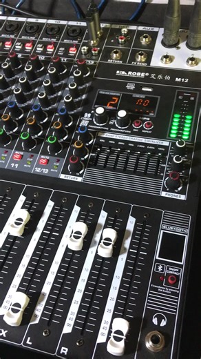 Exploring the Soundcraft M20 Mixing Console Features