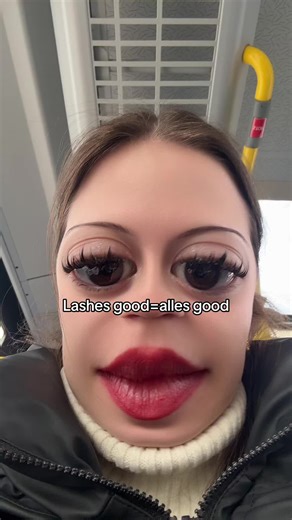 Videa uživatele freakyviki (@broucekk) s son original - Musical.ly