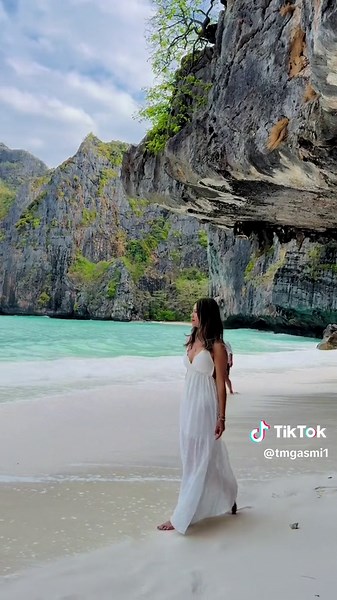You tube name : asbin couple vlogs 🫶🌊 #thissong #foryou #dreamplace #mayabay #beach #thailand #nepalimuser #asmitatmg🧚‍♀️ #goviral #tiktok #video