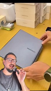 Você usaria um notebook com tela dobrável?😱 . A Huawei lançou o MateBook Fold Ultimate Design, com tela OLED de 18”, até 32 GB de RAM e apenas 1,16 kg. Ele dobra como um livro e roda HarmonyOS 5. . Será que isso vai substituir os notebooks tradicionais? . #Huawei #NotebookDobrável #MateBookFold #Tecnologia #Inovação #TechBrasil #FuturoDigital #Gadgets #jornadatop #jornadapro | Jornada Top